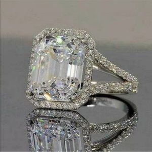Elegant Silver Diamond Ring